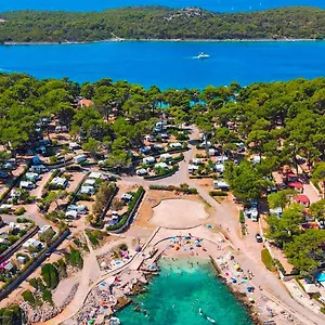3* Kamp Village Poljana